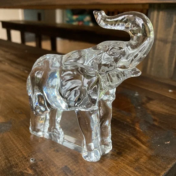 SOLD Glass Elephant Statue - Good Luck Elephant - Glass Elephant Figurine - Picture 10 of 12